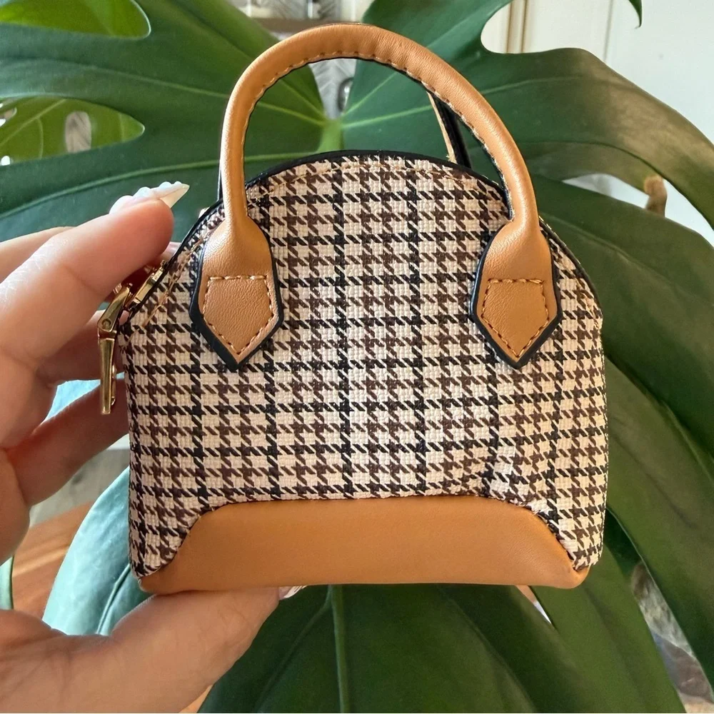 Stylish KEYCHAIN Tan and Black Mini tote Bag - Picture 4 of 4